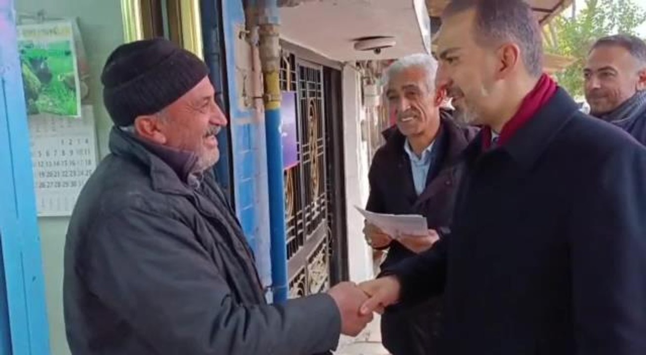 Elazığlı Esnaf'tan 'Kömür Yardımı' Eleştirisi: "Alamayanların Kapısının Önünde Kömür Yok. Ama Doğal Gaz Yakan Binaların Hepsinde Kömür Yığılmış"