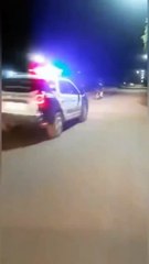 Motociclista é jogado em vala após ser agredido por policiais