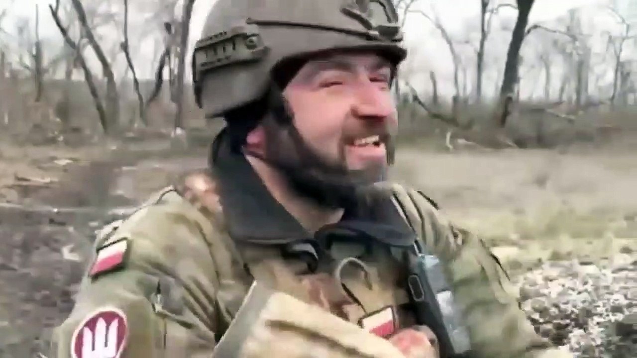 During a bloody combat in Bakhmut, Russian and Ukrainian fighters shouted, "We are approaching."