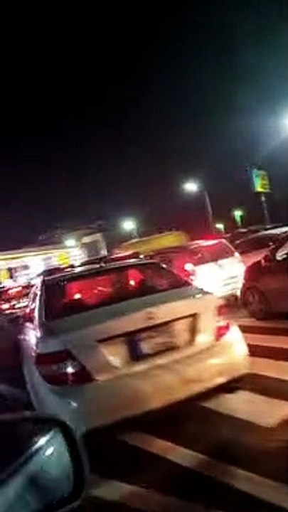 طوابير على المحطات البنزين