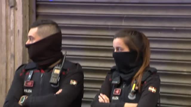 Acuchilla a su mujer hasta matarla en un bar del barrio San Francisco de Bilbao