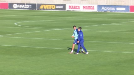 Video herunterladen: Entrenamiento del Atlético: Nahuel Molina entrena al margen y Joao Félix sigue en el equipo