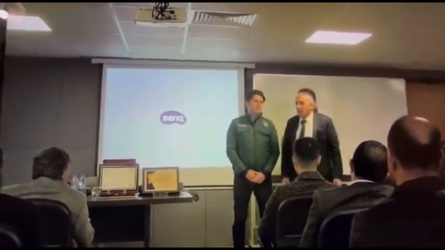 Bölge müdürü, toplantıda gümrük memurunu tokatladı