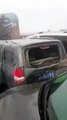 Engavetamento com mais de 200 carros causa uma morte na China; veja