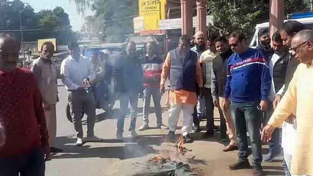 खाद की कालाबाजारी, भ्रष्टाचार और बढ़ते अपराध से लोग परेशान