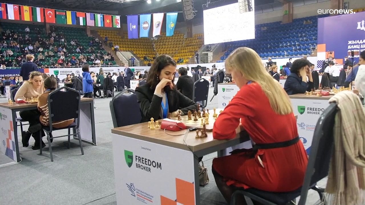 Internationales Schachturnier: Zwei Iranerinnen spielen ohne Kopftuch