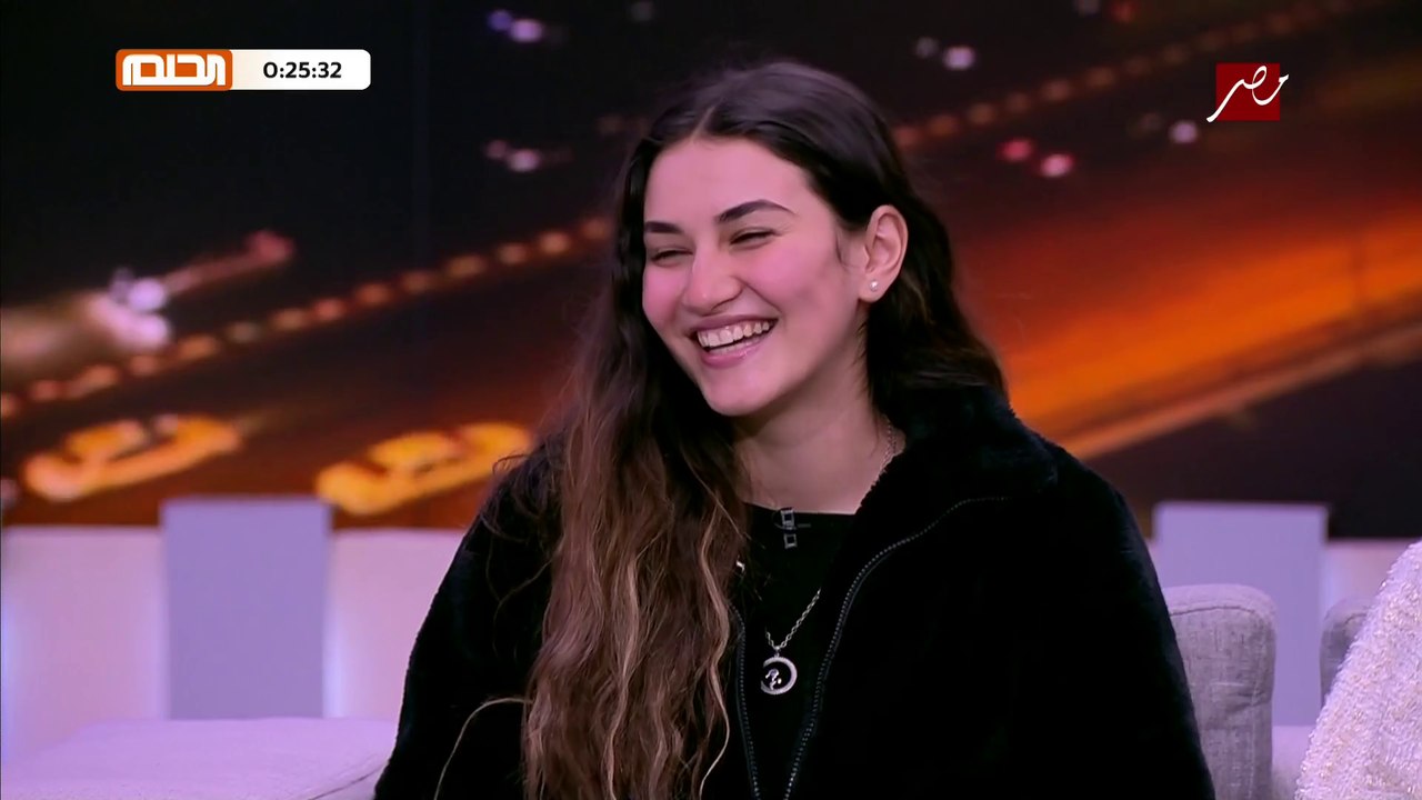 هزار شريف عامر مع لاعبات سبورتنج للسلة بعد تحقيقهن أول إنجاز عربي إفريقي بالفوز ببطولة إفريقيا 2022