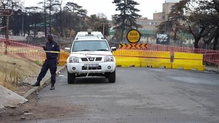 (TEKRAR) JOHANNESBURG - Güney Afrika'da akaryakıt tankerinin patlaması sonucu ölenler için anma töreni