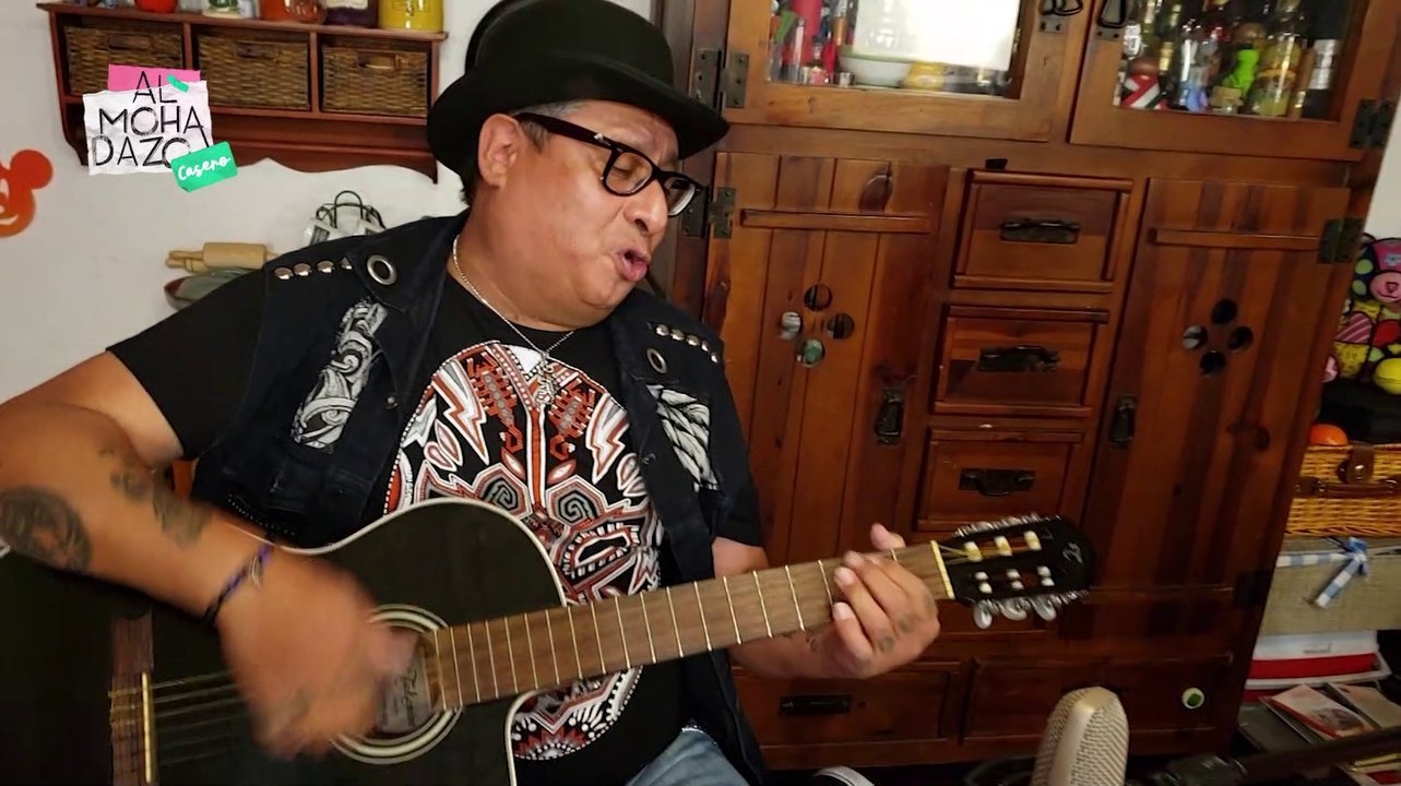 ¡Armando Palomas nos deleitó con un popurrí! - Almohadazo Casero