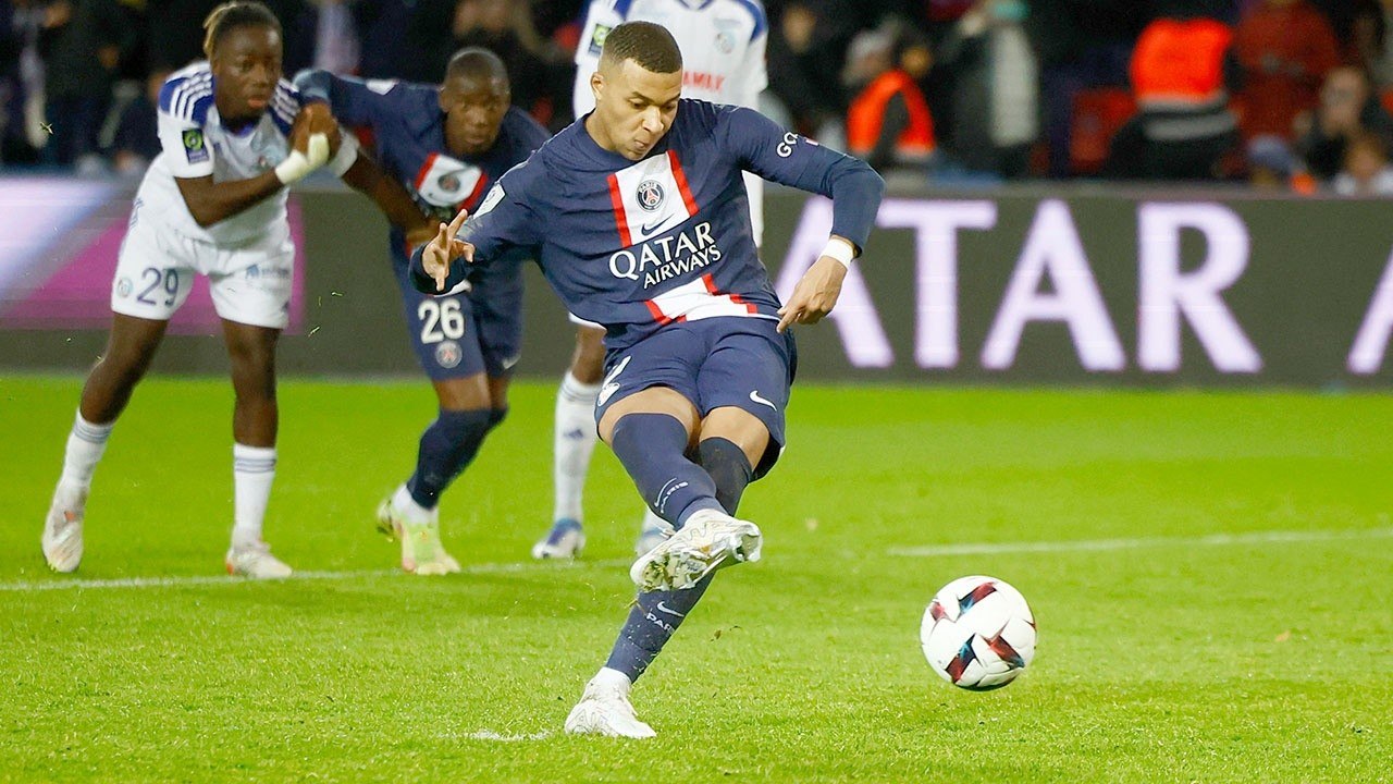 PSG v Strasbourg