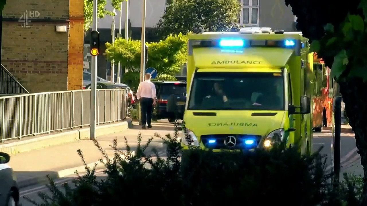 24 Hours in A $$ E - Se15 - Ep07 - Live for Today HD Watch HD Deutsch