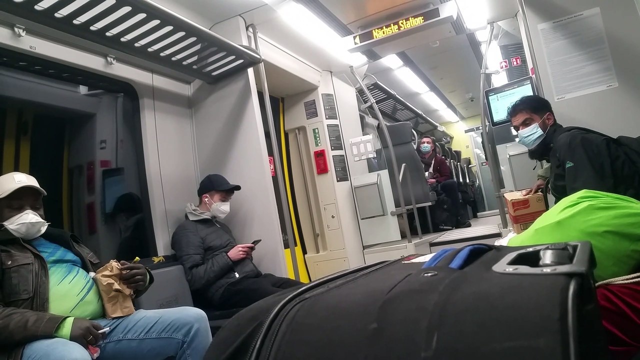 Unterhaltungskünstler in der Bahn 2