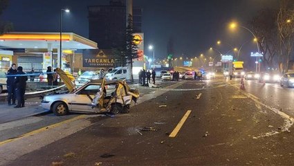 Kontrolden çıkan otomobil önünde seyir halinde olan araca çarptı: 2 ölü, 1'i ağır 3 yaralı