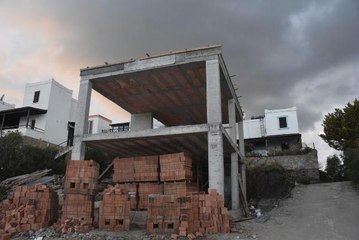 BODRUM'DA SİTEDE 'KAÇAK YAPI' GERGİNLİĞİ
