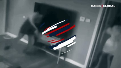 Evin köpeği hırsız saldırısından sahibini böyle korudu!