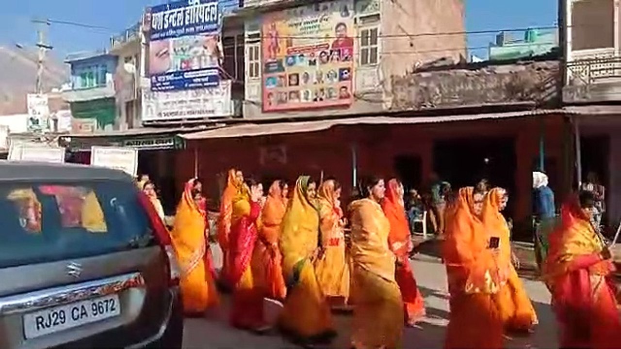दौसा . काली पट्टी बांधकर जैन समाज के लोगों ने लालसोट में निकाला मौन जुलूस