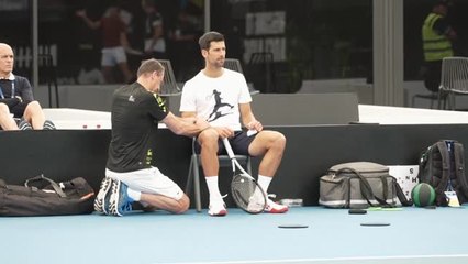 Djokovic vuelve a Australia tras ser deportado el año pasado