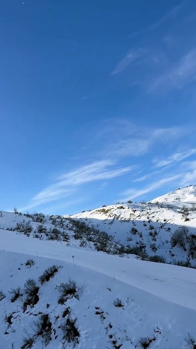 Joalukas s'offre un séjour au ski  avec sa mère, Isabelle Camus.