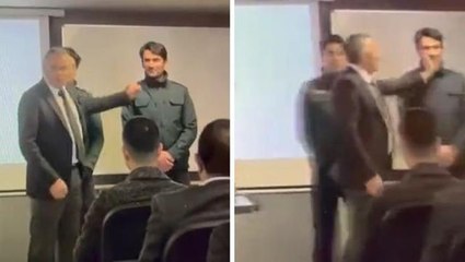 Gümrük Müdürü, personelini herkesin önünde "Eşek sıpası" diyerek tokatladı