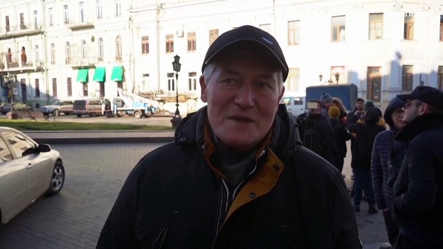 В Одессе снесли памятники Екатерине II и Суворову