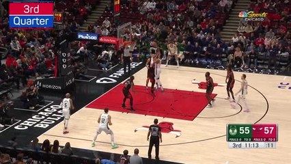 下载视频: DeRozan dazzles as Bulls best Bucks with OT win