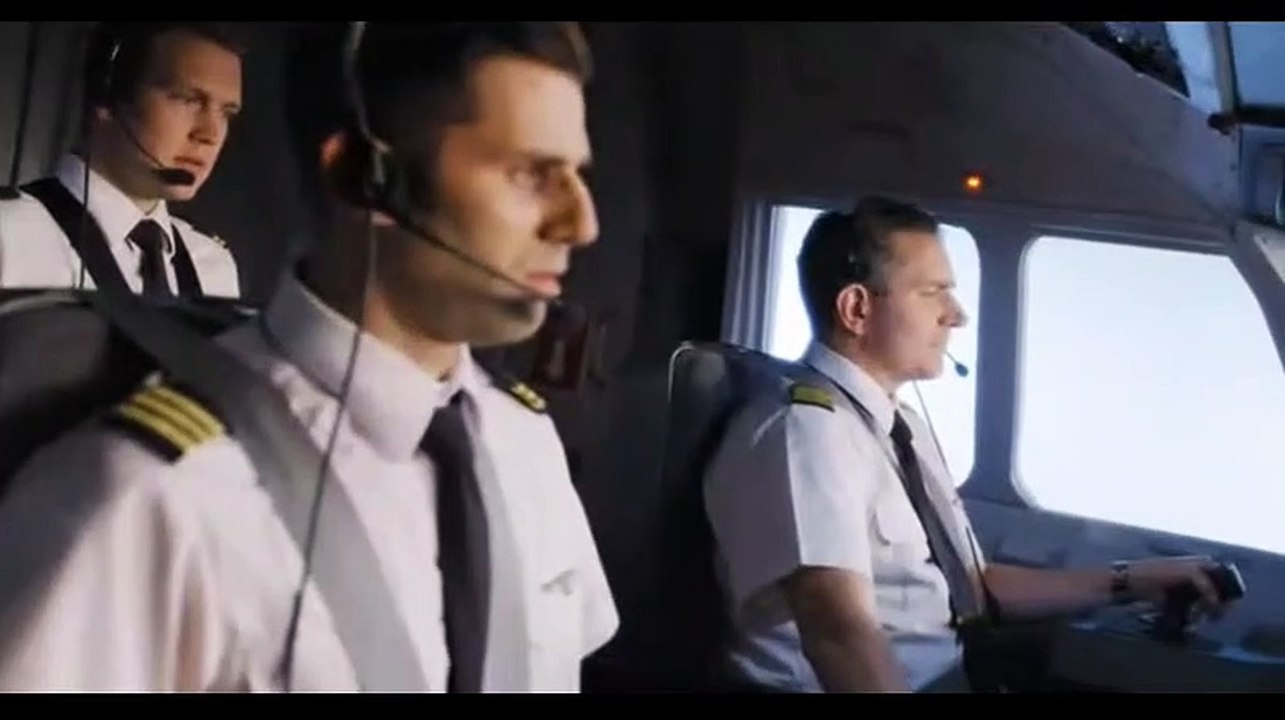 Air Crash Investigation Free Fall (Qantas Flight 72)