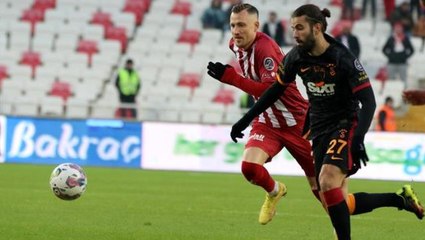 Son Dakika: Aslan liderliği bırakmadı! Galatasaray, Sivasspor'u deplasmanda 2-1'lik skorla mağlup etti
