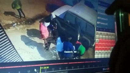 जयपुर में गुंडाराज, घर से निकालकर युवक को लाठियों से पीटा