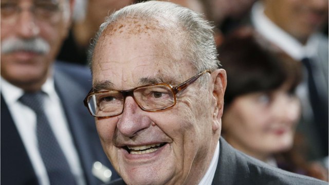 GALA VIDEO - « Inqualifiable ! : une statue de Jacques Chirac vandalisée, la droite choquée