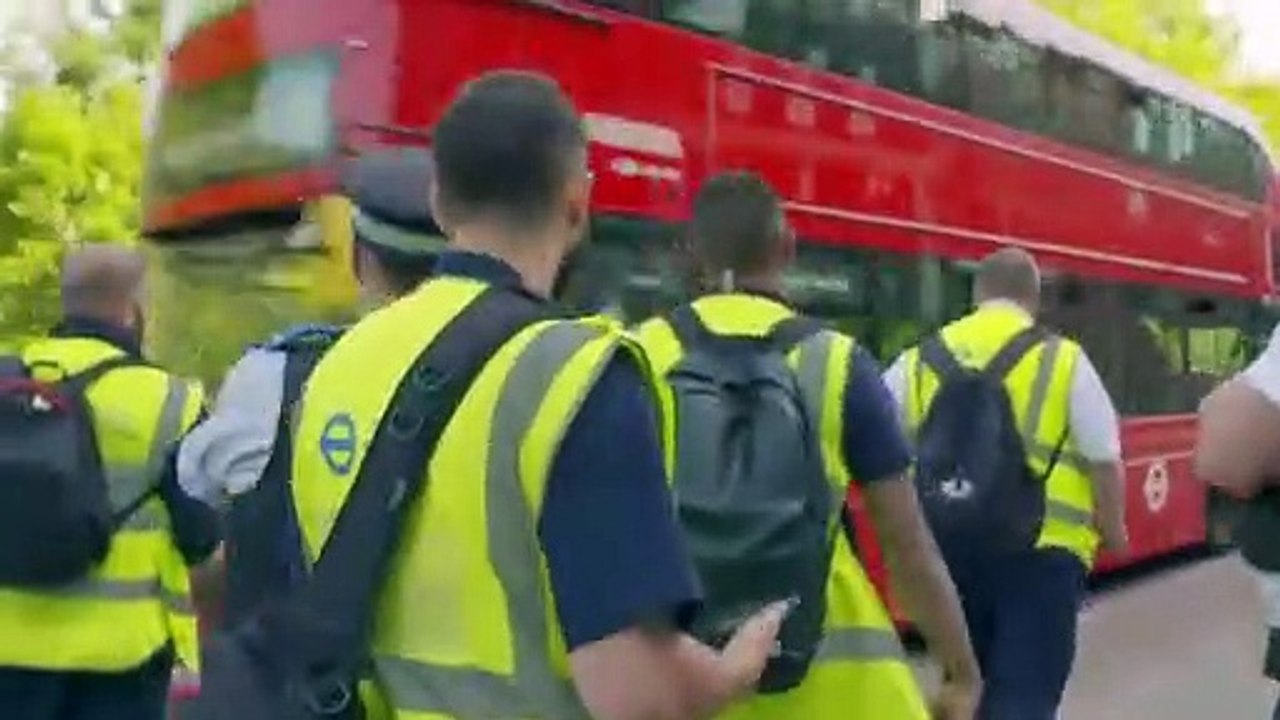 Fare Dodgers - At War with the Law - Se1 - Ep04 HD Watch