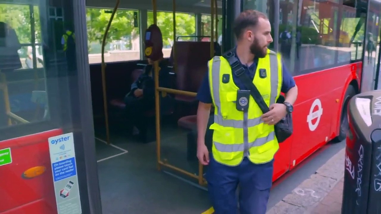 Fare Dodgers - At War with the Law - Se1 - Ep01 HD Watch