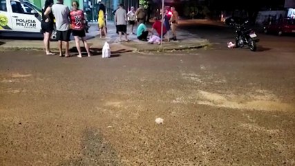 Homem nu é contido pela PM no Universitário