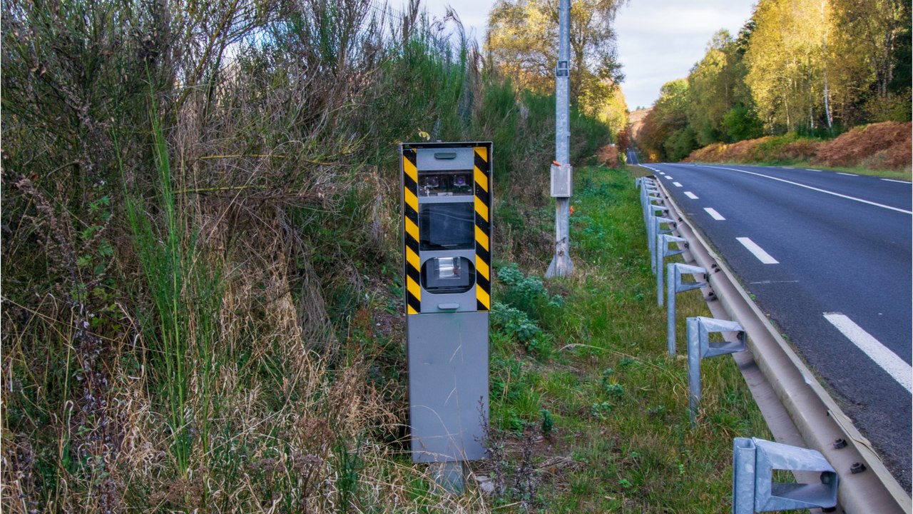 Une députée se plaint d'une amende pour excès de vitesse, son tweet agace les internautes