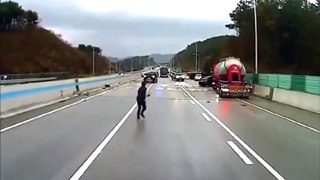 THE MOST CHAOTIC CAR CRaSH EVER