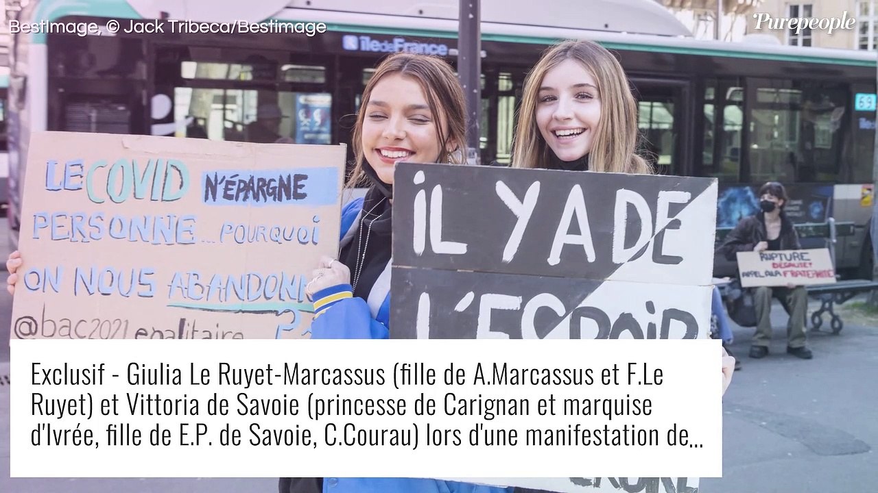 Clotilde Courau : Sa fille Vittoria de Savoie sublime en total look cuir, un célèbre fils de dévoile une belle photo d'eux !