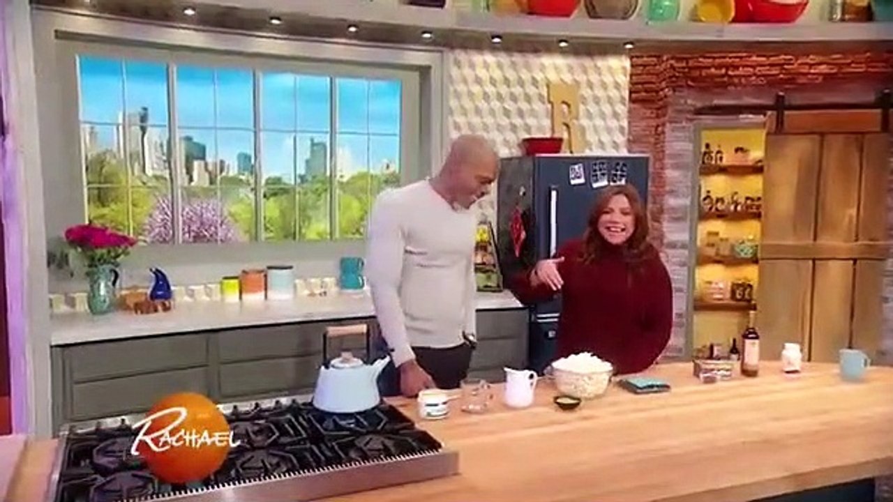 Rachael Ray - Se13 - Ep120 - Dr. Ian Smith is here with anti-aging tips HD Watch HD Deutsch