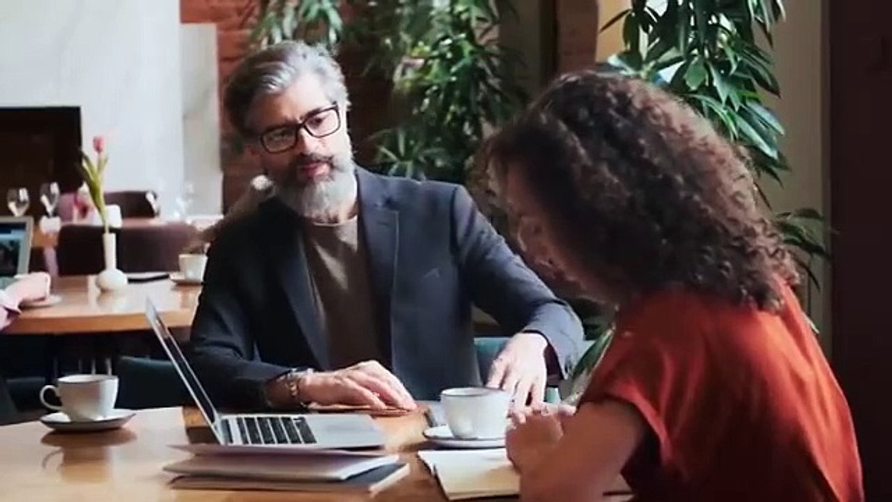 Ladki aapke pyar me pagal ho jayegi - Psychological Tricks to Attract Girls - How to impress a Girl_3