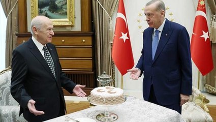 Beştepe'deki sürpriz kutlamaya damga vuran soru! Bahçeli gülerek yanıt verdi