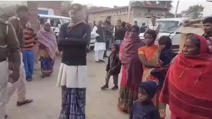 नवादा: नदी किनारे झाड़ी से युवक का शव बरामद, परिजनों में मची चीख-पुकार, देखें वीडियो