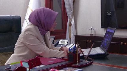 Afyonkarahisar Valisi Kübra Güran Yiğitbaşı, AA'nın "Yılın Fotoğrafları" oylamasına katıldı