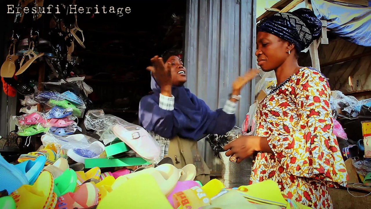 SURPRISE IN THE MARKET AS IYA ONÍBÀTÁ ( SANDAL AND SLIPPERS SELLER) STARTED PRAISING MUHAMMAD ROSULULAHI S.A.W.