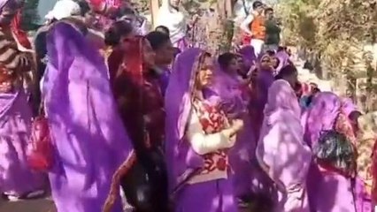 शिवपुरी: सड़कों पर उतरी ब्लू गैंग, सरकार के खिलाफ किया जोरदार प्रदर्शन, जानें पूरा मामला