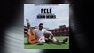 Pelé chante "Meu Mundo Uma Bola"