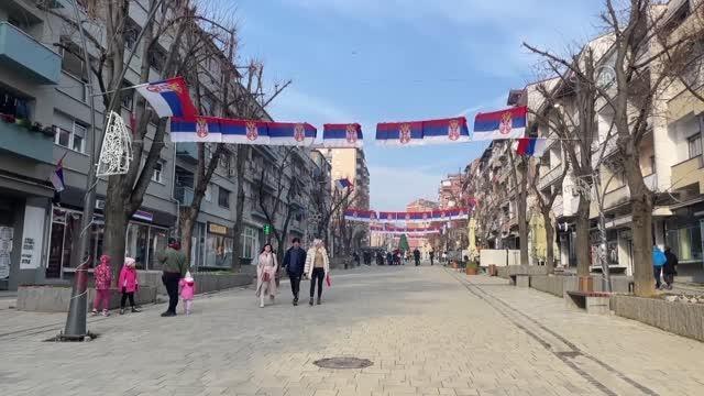 KUZEY MİTROVİCA - Kosova'nın kuzeyinde barikatların kaldırılmasının ardından hayat normale döndü