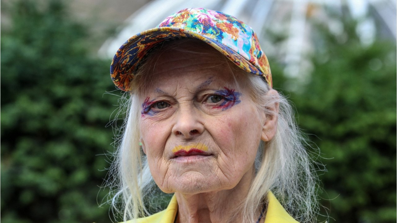 GALA VIDEO - “Je pense que ça l’emmerde” : Emmanuel Macron, ces événements de “monarchie républicaine” qu’il ne peut éviter