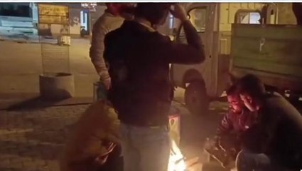 दतिया: बढ़ने लगा सर्दी का सितम, लोगों ने लिया अलाव का सहारा