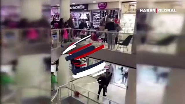 Beşiktaş’ta pasajda sinir krizi geçiren kadın ortalığı birbirine kattı! O anlar kamerada