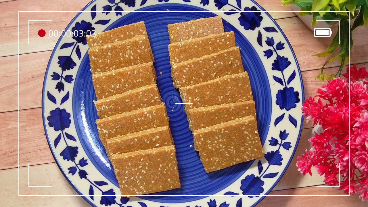 घर पर बनाएं तिल गजक | Til-Gur Gajak | Til Ki Gajak | Til Gajak Recipe in Hindi