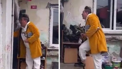 İhtiyaç sahibi aileye yardım eden Murat Övüç, o anları sosyal medyada paylaştı: Al sana 500 lira