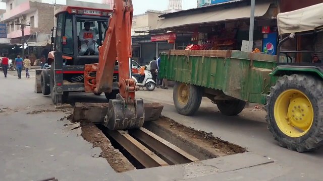 बीरबल चौक पर आखिर लोहे का जाल बिछाया, रोका ट्रैफिक